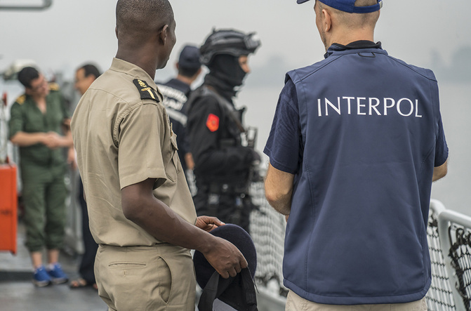 Cybercriminalité : Interpol arrête au Sénégal huit personnes, pour une escroquerie en ligne, d’une valeur de 3,7 milliards FCfa