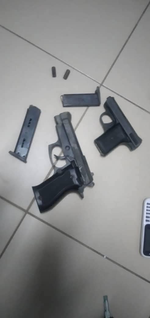 Possession de chanvre indien : 7 individus arrêtés entre Yarakh et Ouakam (Photos) Possession de chanvre indien : 7 individus arrêtés entre Yarakh et Ouakam (Photos)