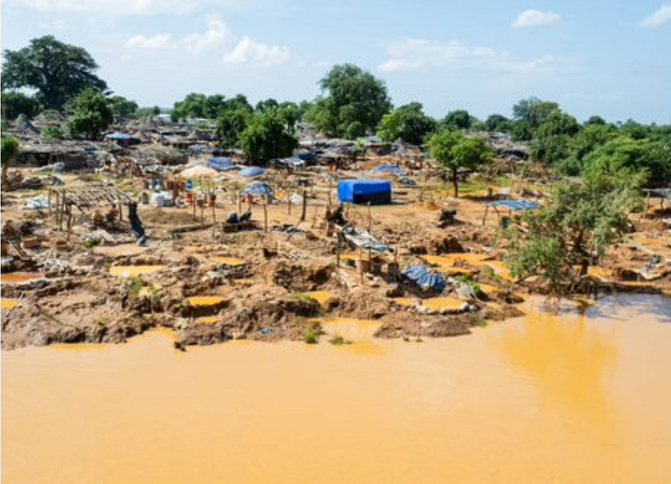 Pollution du Fleuve Gambie : L’alerte du Forum civil sur les dégâts dus  aux activités des entreprises minières