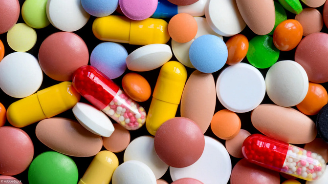 Accès aux médicaments : L’Afrique est trop dépendante, selon le professeur Massamba Diouf