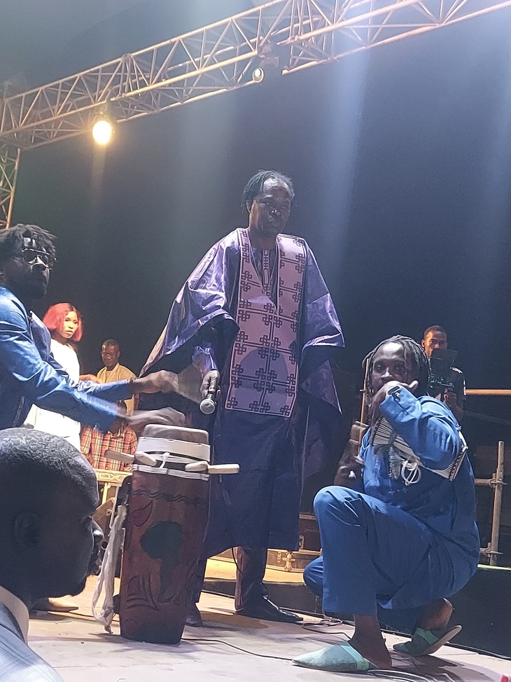 Concert du siècle à la Clôture de la 16e Edition Festival Blues du Fleuve : Baba Maal et les jeunes artistes, mettent le feu à Podor Concert du siècle à la Clôture de la 16e Edition Festival Blues du Fleuve : Baba Maal et les jeunes artistes, mettent le feu à Podor