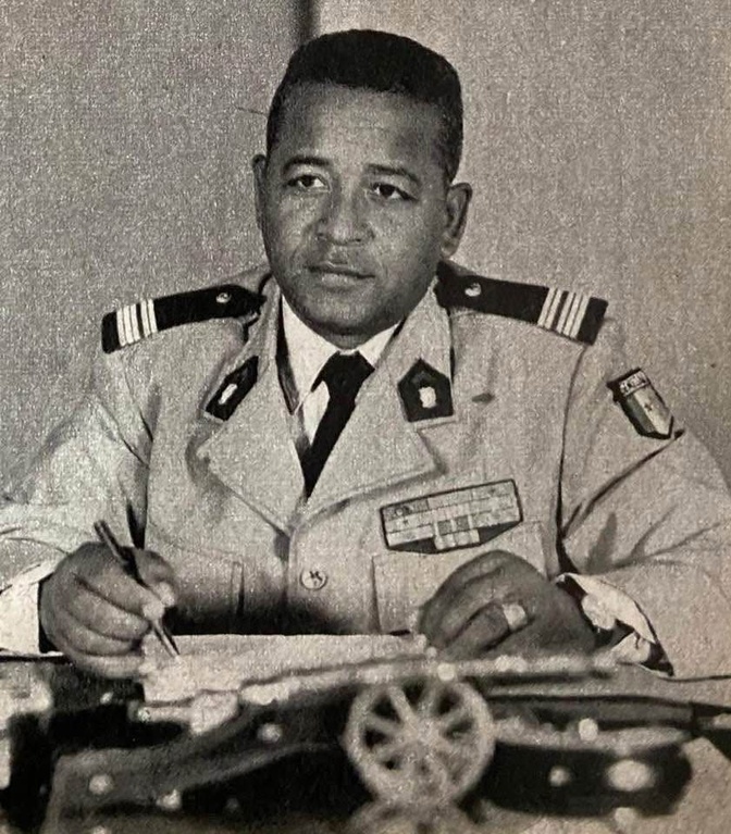 Crise du 17 Décembre 1962 : Le Général Amadou Fall, premier CEMGA du Sénégal et la politisation de l’armée