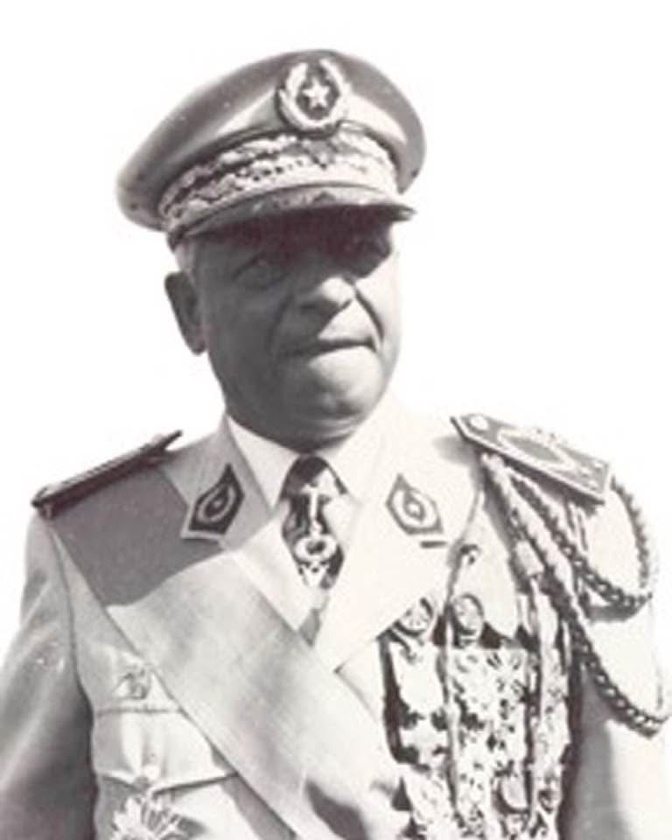 Crise du 17 Décembre 1962 : Le Général Amadou Fall, premier CEMGA du Sénégal et la politisation de l’armée