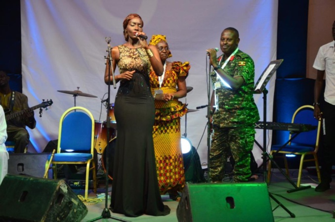 Images - Concert dînatoire:  Coumba séduit Mankeur Ndiaye, Cheikh Tidiane Gadio...