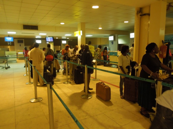 STOP Passe droit au Sénégal : Aéroport, banque, Administration, lieux publics
