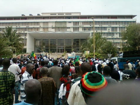 Le Pds et ses alliés invitent les Sénégalais à manifester devant  l’Assemblée nationale, ce mercredi