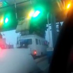 Un car « Ndiaga Ndiaye » aveuglément surchargé bloque le passage sur l’autoroute à Péage