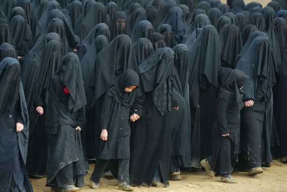 Une femme en burqa fait des révélations et demande aux Sénégalais de …