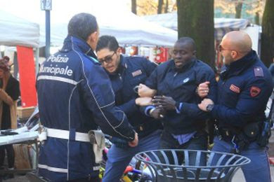 Italie : Violente rébellion des « modou modou » de Reggio Emilia contre les policiers (vidéo)