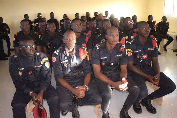 Saint-Louis : Le Directeur Général de la Police Nationale en visite de travail pour renforcer la sécurité Saint-Louis : Le Directeur Général de la Police Nationale en visite de travail pour renforcer la sécurité