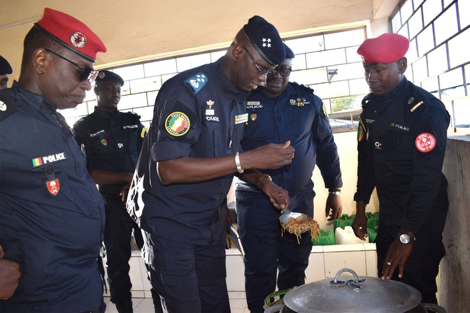 Saint-Louis : Le Directeur Général de la Police Nationale en visite de travail pour renforcer la sécurité Saint-Louis : Le Directeur Général de la Police Nationale en visite de travail pour renforcer la sécurité