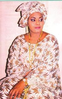 [Photos] Fatou Bâ une épouse pieuse auprès de Serigne Modou Kara