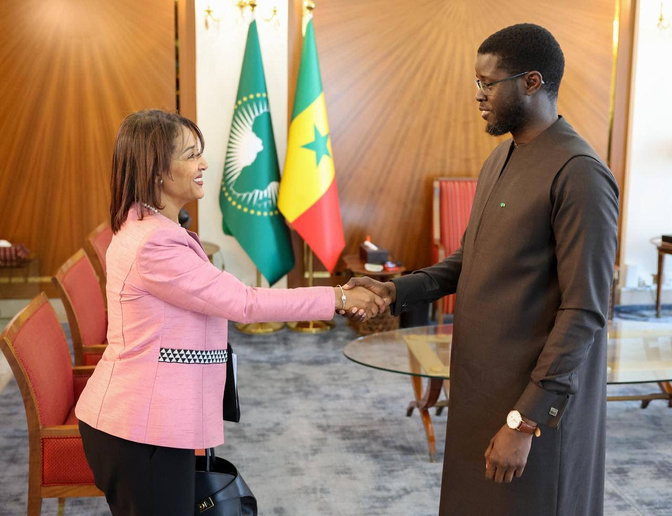 En entretien avec le Président Bassirou D. Faye : La Fondation Susan Thompson Buffett s’engage pour la santé maternelle et infantile au Sénégal En entretien avec le Président Bassirou D. Faye : La Fondation Susan Thompson Buffett s’engage pour la santé maternelle et infantile au Sénégal