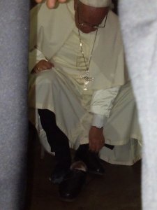 Visite en Centrafrique: Le pape François à la mosquée de Bangui