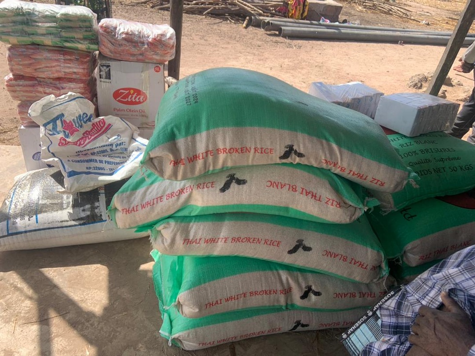 Sambou Biagui au chevet des sinistrés de Sinthiou Sambarou et Sourouyel : Un engagement solidaire en faveur des populations de Tambacounda (Photos)
