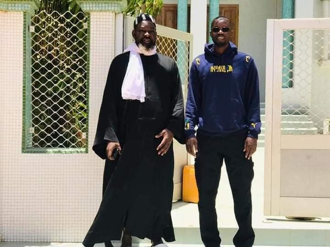 Visite à Darou Mouhty : Ousmane Sonko exprime sa gratitude à Serigne Abdou Mbacké Visite à Darou Mouhty : Ousmane Sonko exprime sa gratitude à Serigne Abdou Mbacké