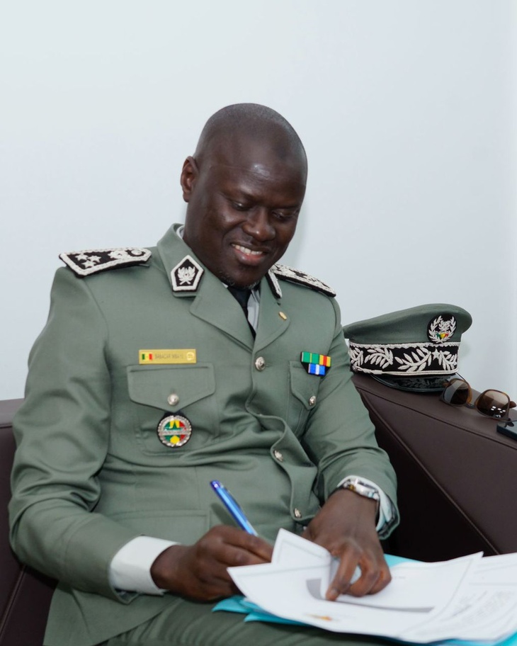 Prise de fonction de Babacar Mbaye à la tête des Douanes sénégalaises Prise de fonction de Babacar Mbaye à la tête des Douanes sénégalaises