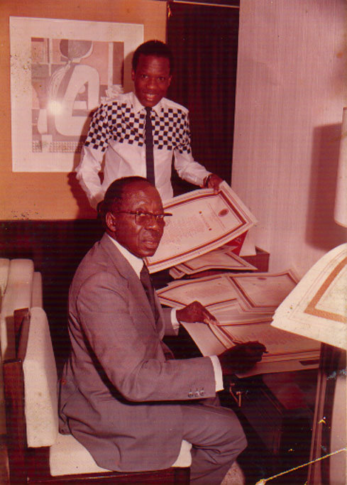 Le Président poète et son disciple  Amadou Lamine Sall en Grèce, 1987