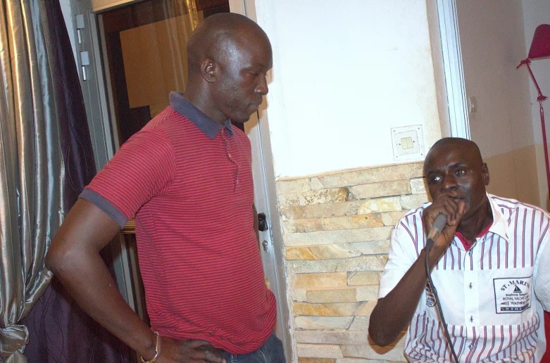 Photos - Ablaye Mbaye en studio pour la finalisation de son prochain album