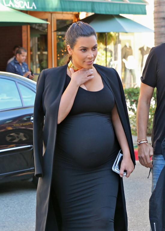  Kim kardashian mange le placenta de son fils sous forme de petites pilules