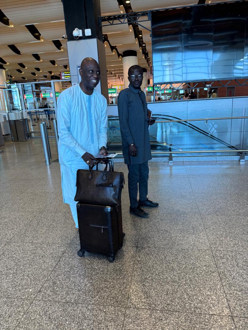 Interdit de sortie du territoire : Mansour Faye, en partance pour Abidjan, encore bloqué à l’Aibd, ce vendredi Interdit de sortie du territoire : Mansour Faye, en partance pour Abidjan, encore bloqué à l’Aibd, ce vendredi