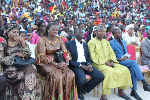 Kaolack: Yaye Fatou Diagne Mboup donne le sourire à 2500 enfants (Images)