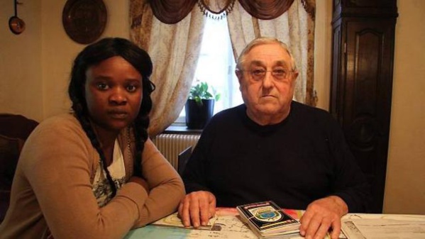 Teuss - La préfecture de Mayenne doute de la sincérité de son mariage d'avec ce viel homme: cette Sénégalaise de 25 ans risque d'être expulsée de la France 