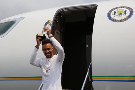 Meilleur Joueur Africain de l’année 2015: Pierre-Emerick Aubameyang accueilli au Gabon par une foule en liesse