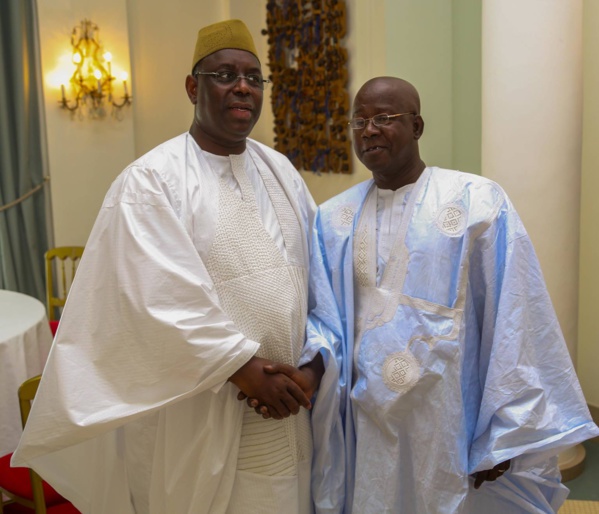 Bocar Gorbal Sy, Conseiller technique à la Présidence, lance le slogan Aadi-bil-aadi ( Contrat de confiance)pour bouter dehors Sada Ndiaye Maire Pds à Nguidjilogne.