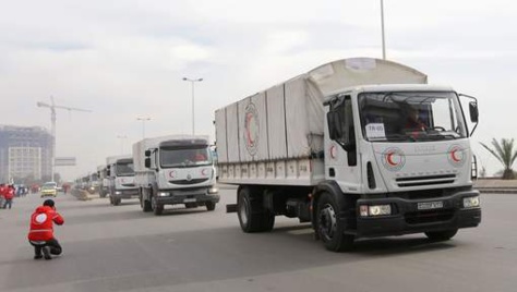 Le convoi transportant nourriture et médicaments quitte Damas pour rejoindre la ville assiégée de Madaya, le 11 janvier 2016. © afp.