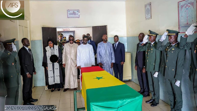 Levée de corps de Mamadou Badio Camara : Le Président Diomaye Faye salue la mémoire d’un serviteur de la Justice et de la République