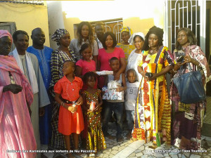 Visite des karimistes à la famille de Pacotille: Les enfants du défunt rappeur comblés de cadeaux