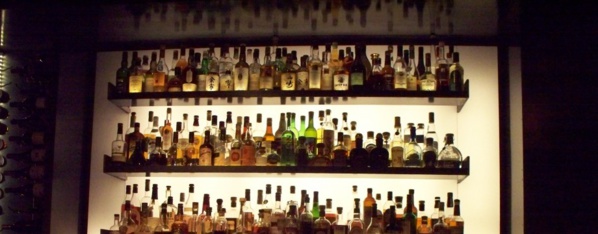 Exploitation d'un débit de boissons sans autorisation : Un homme transforme sa maison en bar à cause de la "crise économique"