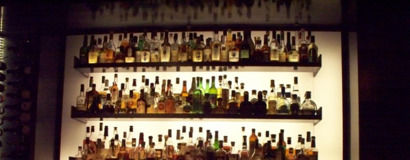 Exploitation d'un débit de boissons sans autorisation : Un homme transforme sa maison en bar à cause de la "crise économique"