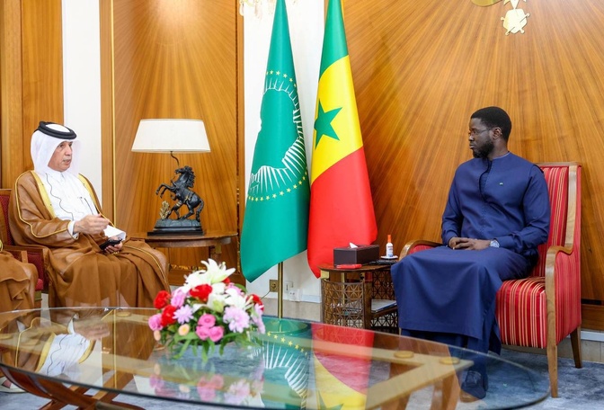 Diplomatie : Le Président Diomaye Faye reçoit le Secrétaire d’État qatari aux Affaires étrangères