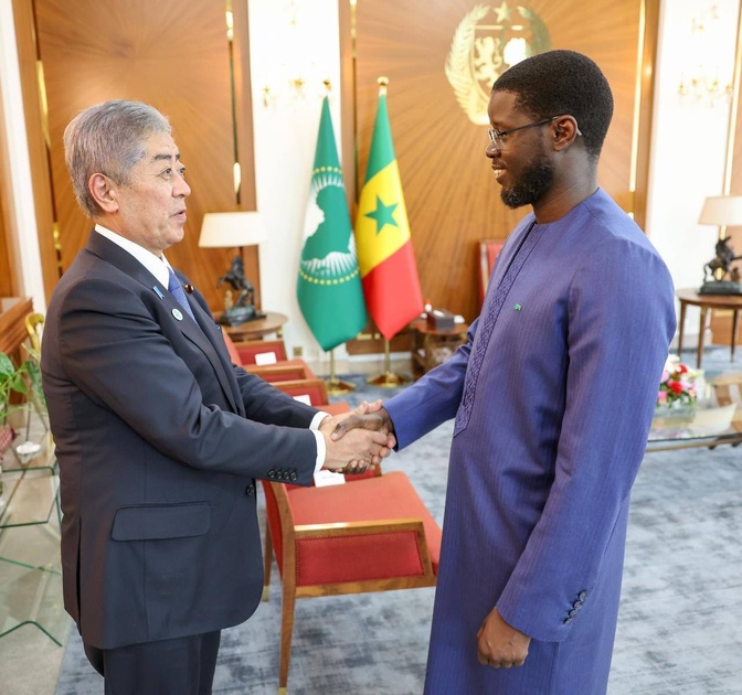 Le Japon réaffirme son engagement envers l’Afrique : M. Takeshi Iwaya, le Ministre des Affaires étrangères, reçu au Palais présidentiel