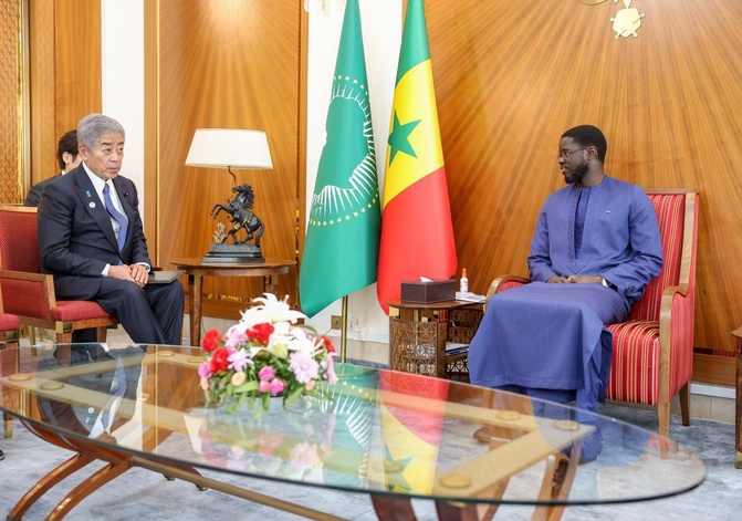 Le Japon réaffirme son engagement envers l’Afrique : M. Takeshi Iwaya, le Ministre des Affaires étrangères, reçu au Palais présidentiel