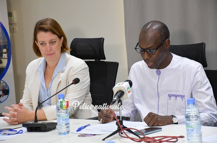 Photos : Mamadou Lamine Niang, Commissaire divisionnaire de Police de classe exceptionnelle, a présidé l’atelier de partage sur la lutte contre l’e-escroquerie, ce mardi Photos : Mamadou Lamine Niang, Commissaire divisionnaire de Police de classe exceptionnelle, a présidé l’atelier de partage sur la lutte contre l’e-escroquerie, ce mardi