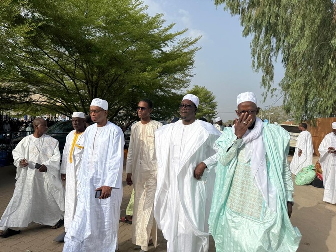 Photos / Daaka de Médina Gounass : La délégation du président Macky Sall reçue par le Khalife Thierno Amadou Tidiane Bâ