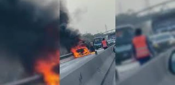 Autoroute à péage : Un minibus prend feu et paralyse le trafic
