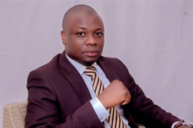 Edition : Cheikh Sène, Economiste, expert en finance privée, publie un essai sur « L’économie verte au Sénégal et dans le monde » Edition : Cheikh Sène, Economiste, expert en finance privée, publie un essai sur « L’économie verte au Sénégal et dans le monde »