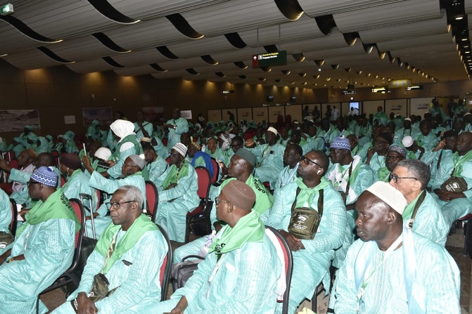 Hajj 2025 : Départ du premier vol de pèlerins sénégalais sous la houlette d’Air Sénégal Hajj 2025 : Départ du premier vol de pèlerins sénégalais sous la houlette d’Air Sénégal