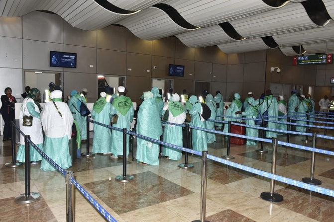Hajj 2025 : Départ du premier vol de pèlerins sénégalais sous la houlette d’Air Sénégal Hajj 2025 : Départ du premier vol de pèlerins sénégalais sous la houlette d’Air Sénégal