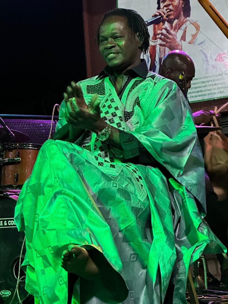 Célébration des 40 ans du Dandé Leniol: Baba Maal se lance à l’UCAD Célébration des 40 ans du Dandé Leniol: Baba Maal se lance à l’UCAD