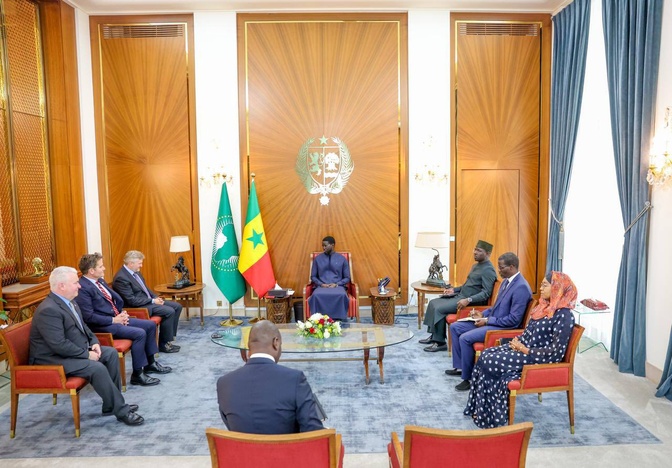 Exploitation du gaz : Le président Faye a reçu une délégation de BP après le chargement de la première cargaison de GNL du projet GTA Exploitation du gaz : Le président Faye a reçu une délégation de BP après le chargement de la première cargaison de GNL du projet GTA