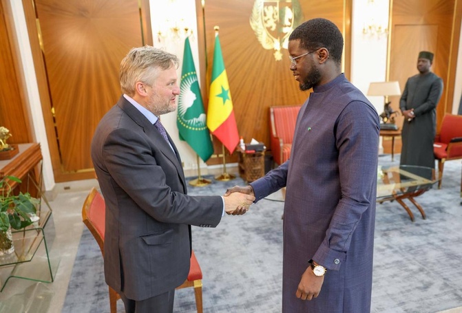 Exploitation du gaz : Le président Faye a reçu une délégation de BP après le chargement de la première cargaison de GNL du projet GTA Exploitation du gaz : Le président Faye a reçu une délégation de BP après le chargement de la première cargaison de GNL du projet GTA