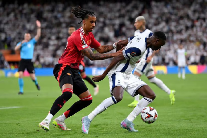 Ligue Europa : Décisif contre Manchester United, Pape Matar Sarr rentre dans l’histoire, en remportant la Ligue Europa avec Tottenham