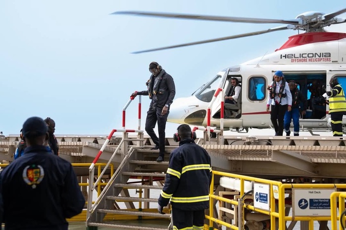 Saint-Louis : Le Président Bassirou Diomaye Diakhare Faye et son homologue de la Mauritanie, en visite sur la plateforme gazière GTA