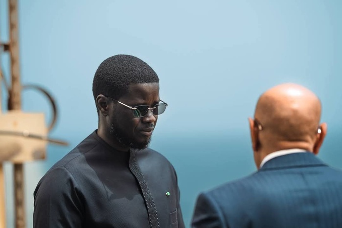 Saint-Louis : Le Président Bassirou Diomaye Diakhare Faye et son homologue de la Mauritanie, en visite sur la plateforme gazière GTA Saint-Louis : Le Président Bassirou Diomaye Diakhare Faye et son homologue de la Mauritanie, en visite sur la plateforme gazière GTA