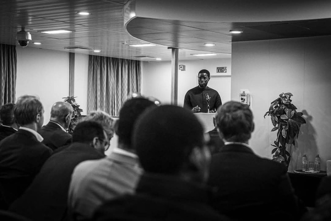 Photos / Saint-Louis : Le Président Bassirou Diomaye Diakhare Faye et son homologue de la Mauritanie, en visite sur la plateforme gazière GTA Photos / Saint-Louis : Le Président Bassirou Diomaye Diakhare Faye et son homologue de la Mauritanie, en visite sur la plateforme gazière GTA